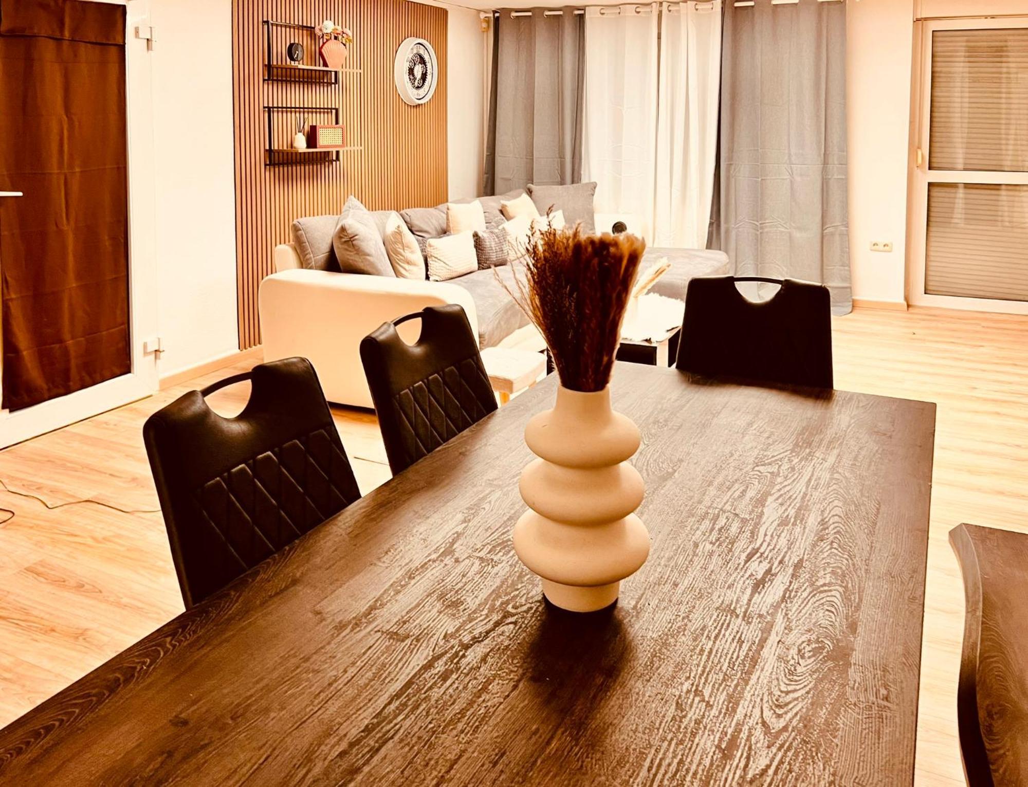 Cologne Luxe Living: Opulent Elegance Unleashed Lägenhet Exteriör bild