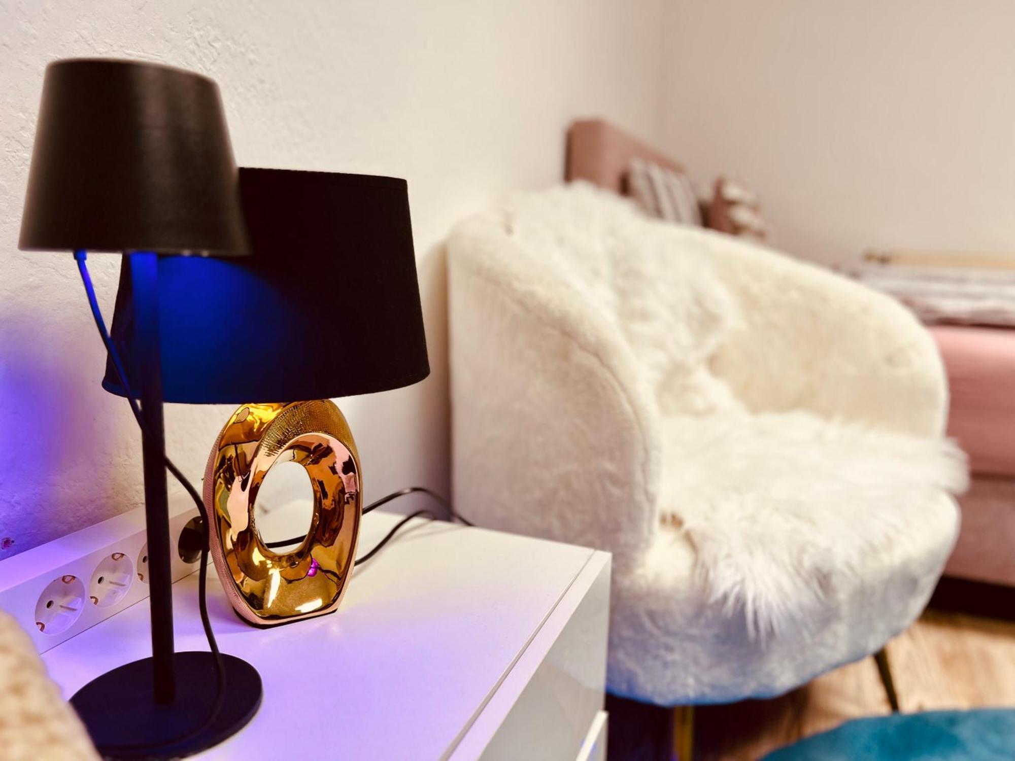 Cologne Luxe Living: Opulent Elegance Unleashed Lägenhet Exteriör bild